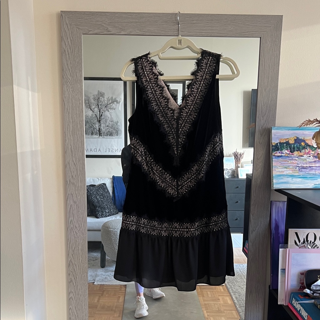 Chelsea28 Sz Small Black Velvet And Lace Dress